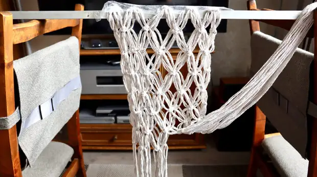 Раньше все советские дамы ходили с этими сумочками по хозяйственным нуждам. А теперь это стильный аксессуар для настоящих модниц