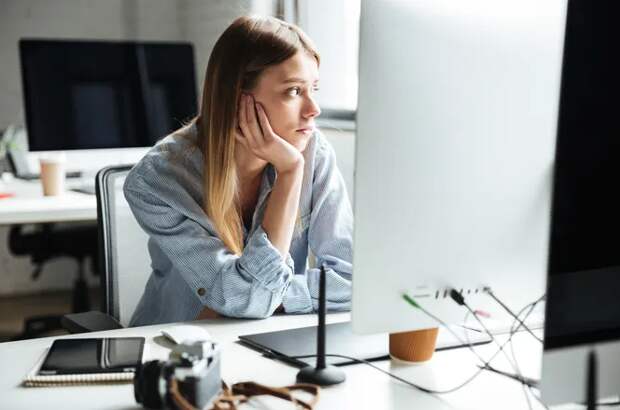 Почему мы постоянно трогаем лицо руками и как избавиться от этой вредной привычки