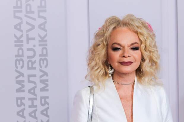 Один из дропперов в деле Долиной связывался с певицей прямо из колонии: подробности