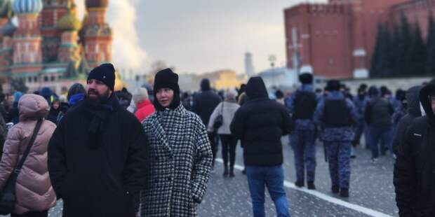 Средняя зарплата в России стремится к новому рекорду: что ждет рынок труда в конце 2025 года