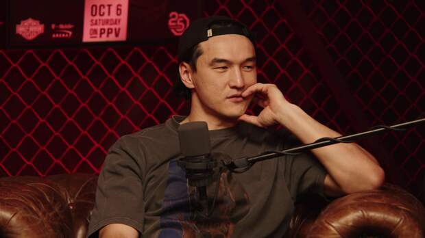 Комик Сабуров посвятил запрету на въезд в Россию свой концерт на Пхукете