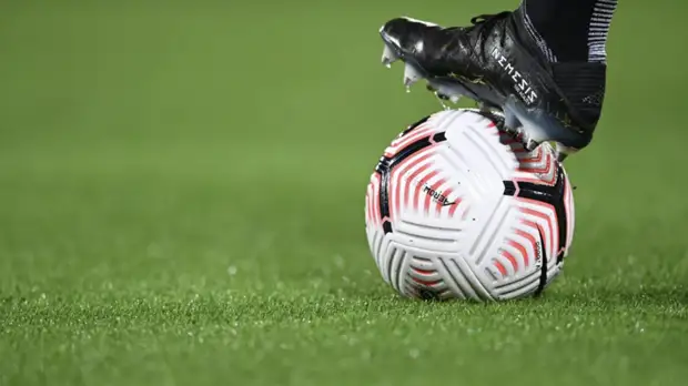 18 игроков и сотрудников клубов АПЛ сдали положительные тесты на COVID-19