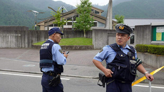 Полиция Японии на месте происшествия. Архивное фото