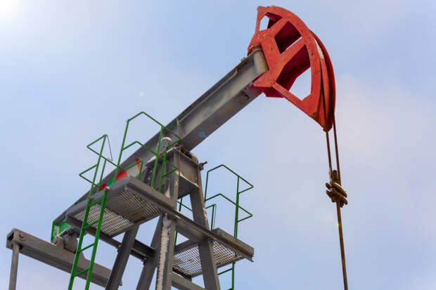 Мировые цены на нефть превысили 105 долларов