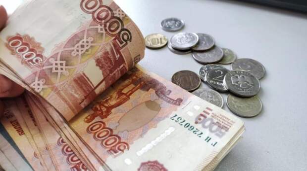 Обманули обманщицу: жительница Владивостока отдала мошенникам кредитные деньги подруги