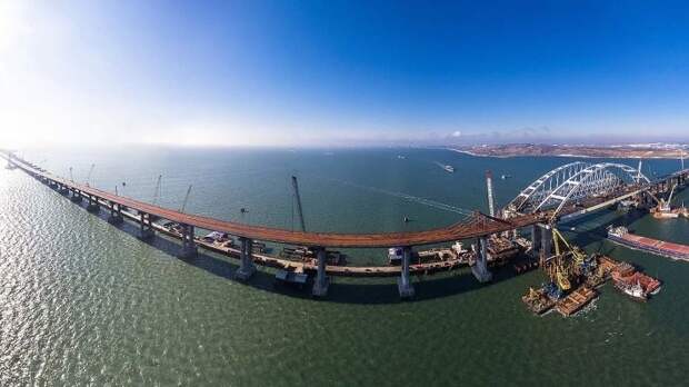 Крымский мост - один из самых масштабных проектов, реализуемых на полуострове