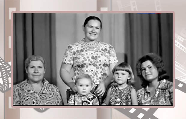Нина Усатова с родными. Нина Усатова с родными.