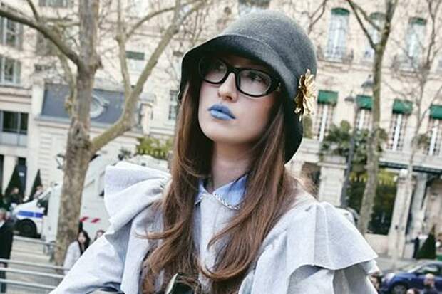 Лиза Барашик посетила показ Miu Miu на парижской Неделе моды