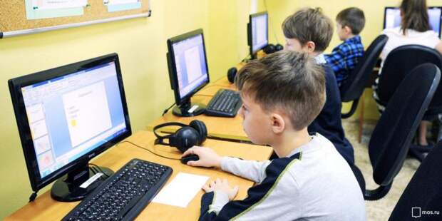 Собянин поручил открыть в текущем году 30 школьных IT-классов / Фото: mos.ru