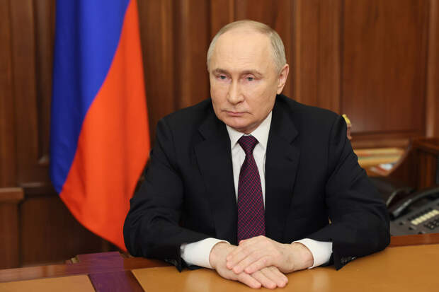 Путин заявил, что обсудил с Силуановым строительство моста через реку Лену