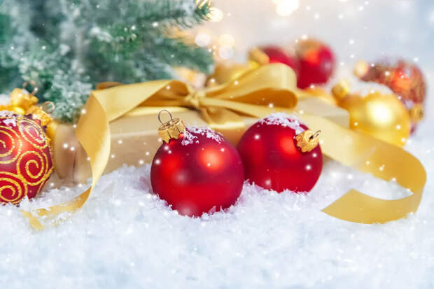 Традиция опасна при ряде заболеваний: врач рассказала, кому могут навредить новогодние салаты