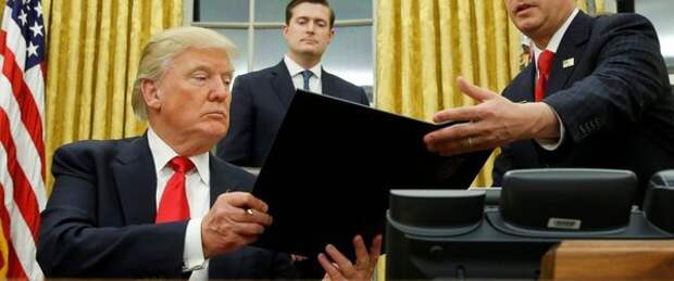 Запад встревожен: Трамп сделал «подарок» Путину Запад встревожен: Трамп сделал «подарок» Путину