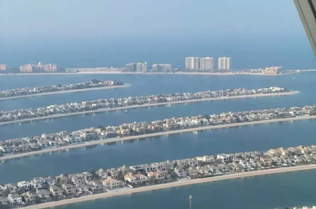 Власти Дубая сообщили об инциденте после падения обломков сбитой цели