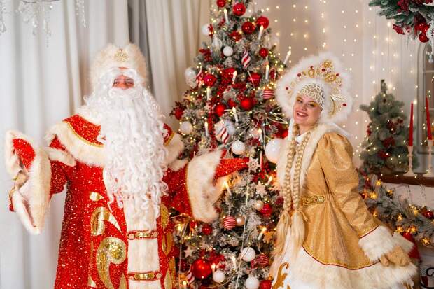 Шоу-театр «Изюм» запускает новогодний сезон: Дед Мороз, Снегурочка и волшебные программы