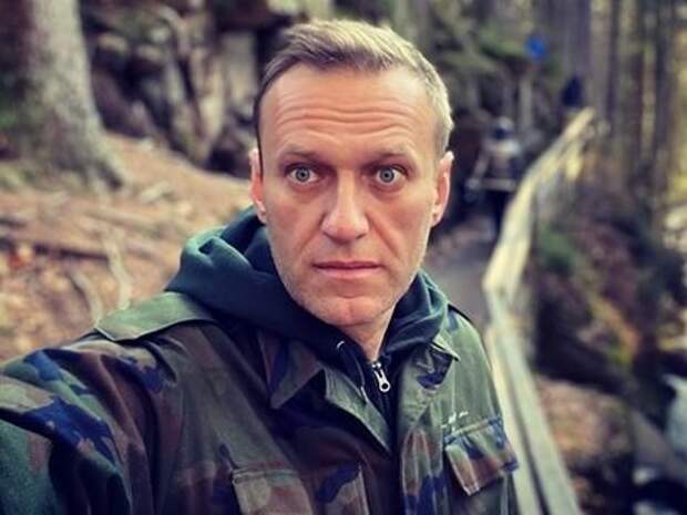Скандал в благородном семействе: Явлинский ругает Навального