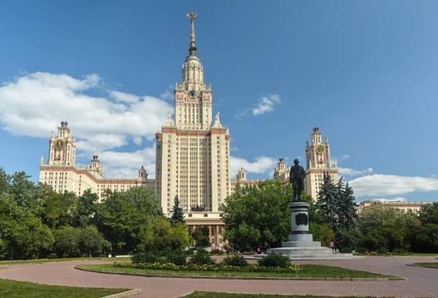 С нового учебного года в России начнут регулировать платные места в вузах С нового учебного года в России начнут регулировать платные места в вузах