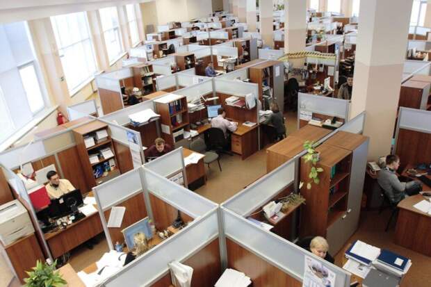 Опрос показал, что компании в России стали реже искать замену уволившимся сотрудникам