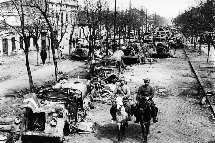 Техника, брошенная фашистами, 1944 год. Техника, брошенная фашистами, 1944 год.