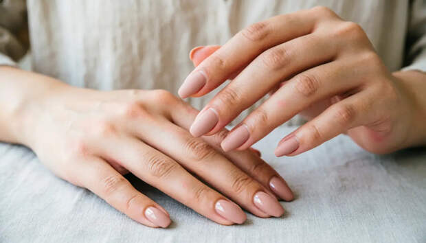 Маникюр по ГОСТу: в России вводят единые правила для мастеров маникюра