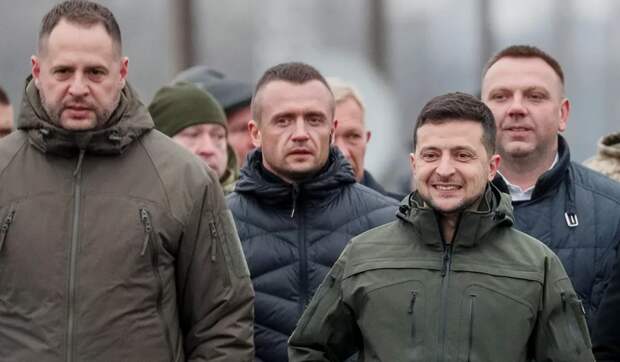 Все, кто обвиняет президента Владимира Зеленского и его команду в коррумпированности, отрабатывают российский нарратив...