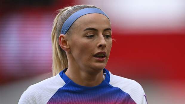 Над футболисткой смеются во всем мире: Хлоя Келли пугает фанатов странными заявлениями