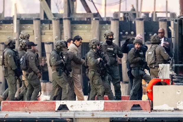 CNN: Мадуро получил травму головы, ударившись о дверной косяк