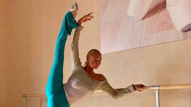 PR-директор Волочковой объяснила, почему балерина не летает трезвой