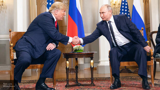 Песков заявил, что РФ заняла выжидательную позицию по встрече Трампа и Путина