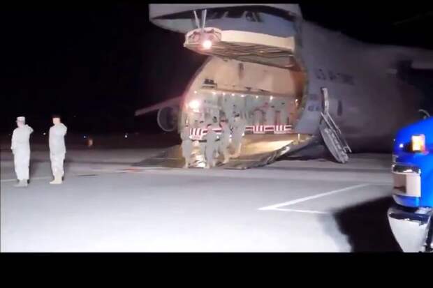 В США доставили тела первых погибших солдат, это сняли на видео