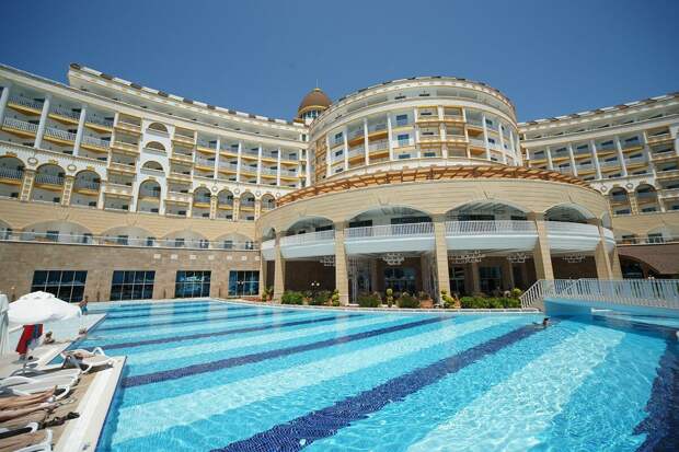 Вид с бассейна