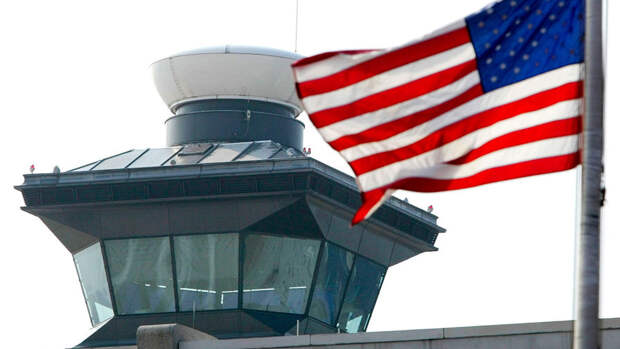 В США отменили более восьми тысяч авиарейсов в ожидании снежного шторма