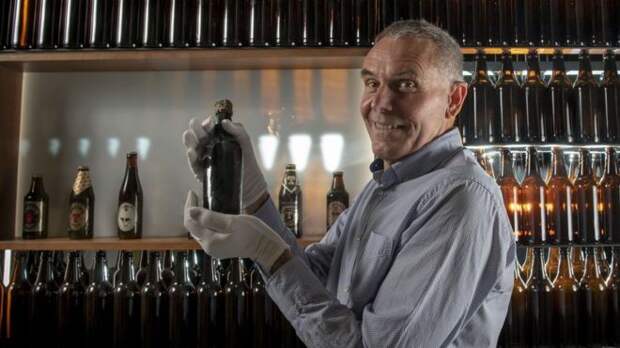 Бутылка пива, затонувшая в Австралии 150 лет назад, вернулась на родную пивоварню в Шотландии