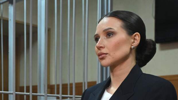 Блогер Лерчек перенесла операцию по удалению новообразования в позвонках