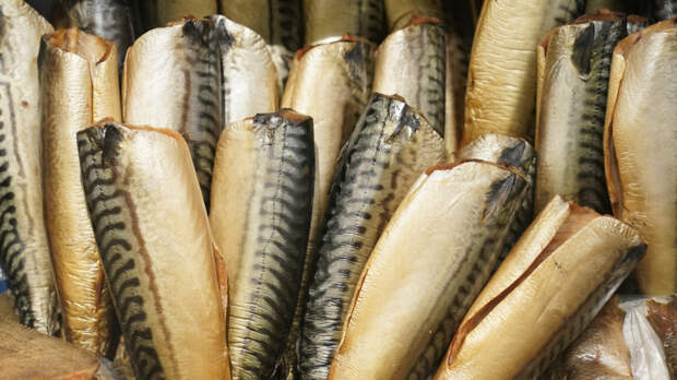 «Все меньше народная»: экономист объяснил рост цен на скумбрию