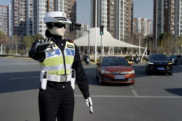 Prnasia: робот-полицейский Wuyou R001 от Chery вышел на службу в Китае