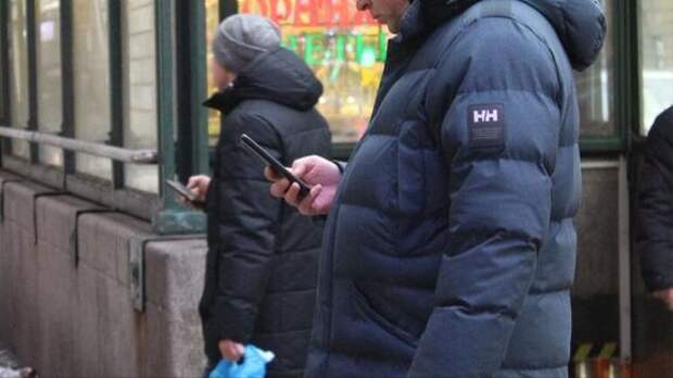 Петербуржцам рекомендовали пользоваться местным приложением для оплаты парковок