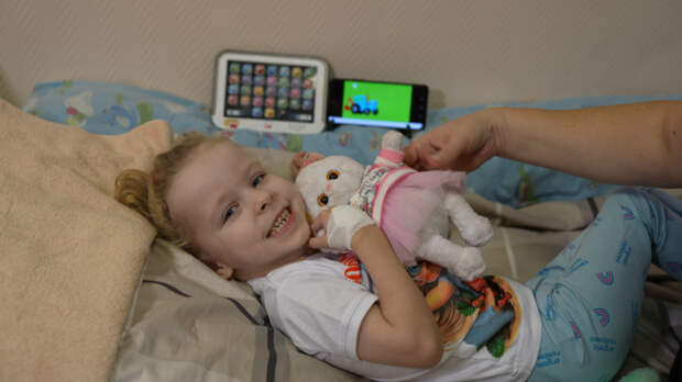 На Пятом канале акция «День добрых дел» для пятилетней Кристины