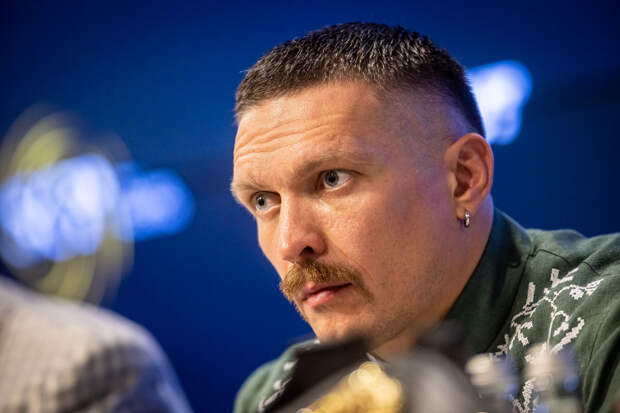 Усик отреагировал на смертельное ДТП с участием Джошуа