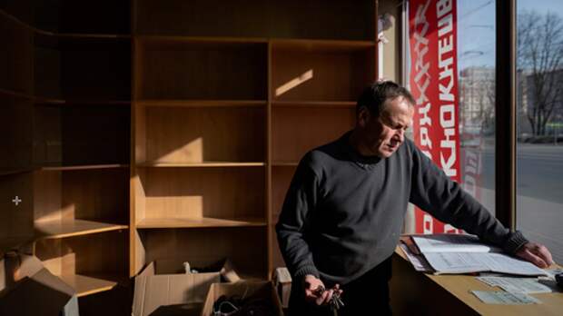 Пустые полки и грустные витрины: В России объяснили массовое закрытие магазинов