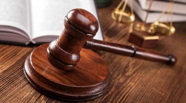 Суд обязал любовницу выплатить 560 000 долларов жене любовника