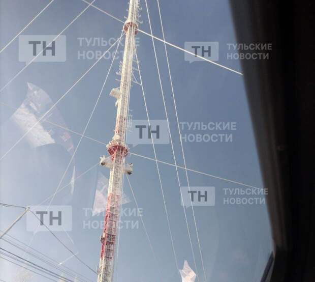 В Тульской области телебашня в Скуратово покрылась ледяными наростами