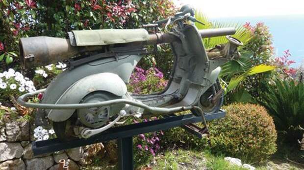 Огнебойный мотороллер Vespa 1959 года выпуска (4 фото)
