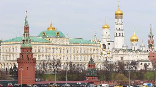 В Кремле прокомментировали возможность отставки Макрона