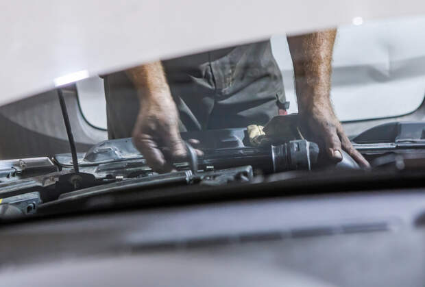 Россиянам назвали риски от использования старого антифриза