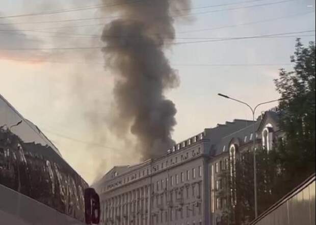 Пожар произошел в элитном доме на Никитском бульваре Москвы, в котором живут Казарновская, Башмет и Дапкунайте