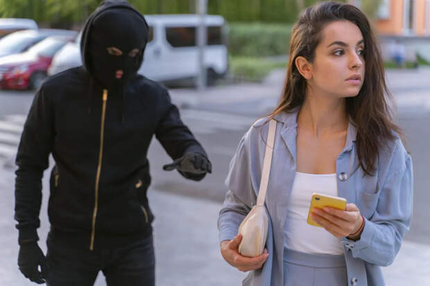 Исследование: 19% жертв преступлений не говорят о случившемся даже близким