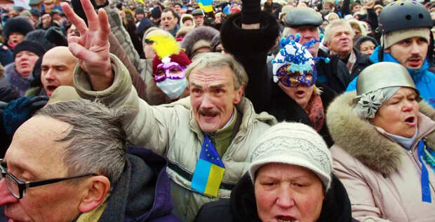 Украинский друг оказался вдруг. И не друг. А так. А потом, через 5 лет, снова в друзья стал набиваться.