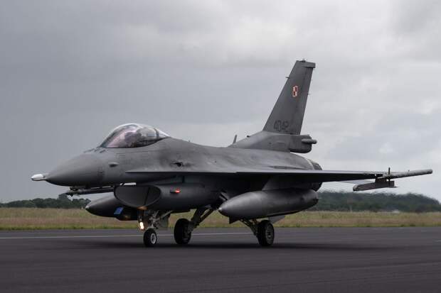 MWM: украинские пилоты самолетов F-16 жалуются на тактики инструкторов НАТО