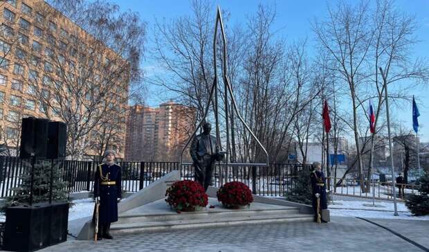 В Москве открыли памятник авиаконструктору Андрею Туполеву