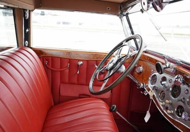 Кабриолет Mercedes-Benz 770K из музея гоночной трассы Индианаполиса